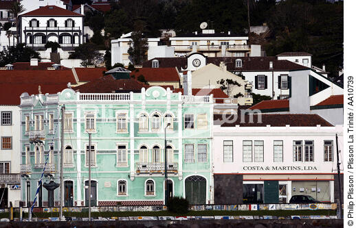 Maison colorée à Horta aux Açores. - © Philip Plisson / Plisson La Trinité / AA10739 - Nos reportages photos - Açores [les]