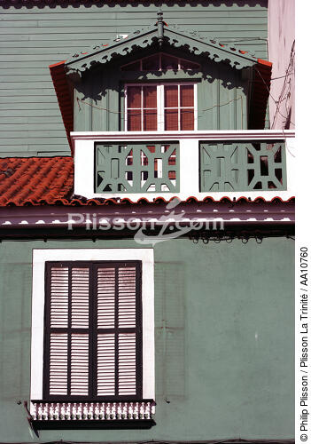 Façade d'une maison sur Horta aux Açores. - © Philip Plisson / Plisson La Trinité / AA10760 - Nos reportages photos - Détails