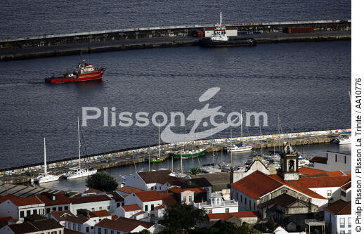 Vue sur le port d'Horta aux Açores. - © Philip Plisson / Plisson La Trinité / AA10776 - Nos reportages photos - Faial