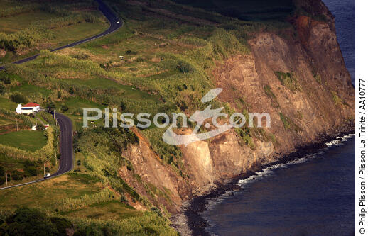 Seascape of Faial in the Azores. - © Philip Plisson / Plisson La Trinité / AA10777 - Photo Galleries - Road