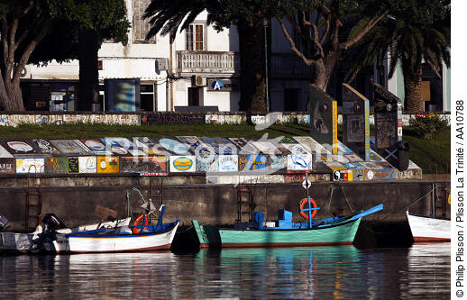 La digue du port d' Horta aux Açores. - © Philip Plisson / Plisson La Trinité / AA10788 - Nos reportages photos - Ile [Por]