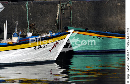 Immatriculations dans le port d' Horta aux Açores. - © Philip Plisson / Pêcheur d’Images / AA10790 - Nos reportages photos - Açores [les]