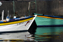 Registrations in Horta harbour in the Azores. © Philip Plisson / Plisson La Trinité / AA10790 - Photo Galleries - Old gaffer