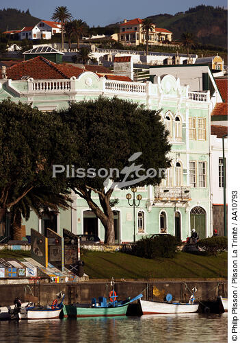 Vue sur la ville d' Horta aux Açores. - © Philip Plisson / Plisson La Trinité / AA10793 - Nos reportages photos - Açores [les]