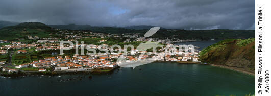 View on Horta in the Azores. - © Philip Plisson / Pêcheur d’Images / AA10800 - Photo Galleries - Azores [The]