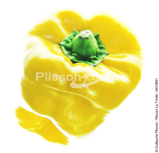 Poivron jaune. - © Guillaume Plisson / Plisson La Trinité / AA10841 - Nos reportages photos - Format carré