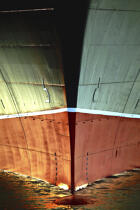 L'étrave du Queen Mary. © Philip Plisson / Plisson La Trinité / AA10858 - Nos reportages photos - Paquebot