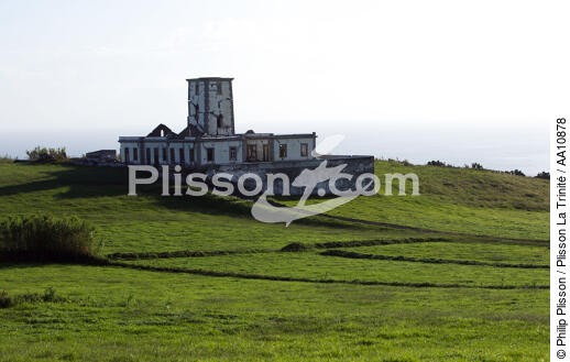 The lighthouse of the point of Ribeirinha on Faial in the Azores. - © Philip Plisson / Plisson La Trinité / AA10878 - Photo Galleries - Faial and Pico islands in the Azores