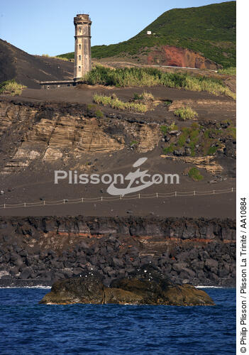 La pointe Dos Capelinhos sur Faial aux Açores. - © Philip Plisson / Plisson La Trinité / AA10884 - Nos reportages photos - Açores [les]