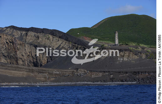 La pointe Dos Capelinhos sur Faial aux Açores. - © Philip Plisson / Plisson La Trinité / AA10885 - Nos reportages photos - Volcan