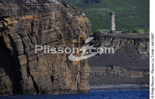 La pointe Dos Capelinhos sur Faial aux Açores. - © Philip Plisson / Plisson La Trinité / AA10887 - Nos reportages photos - Portugal
