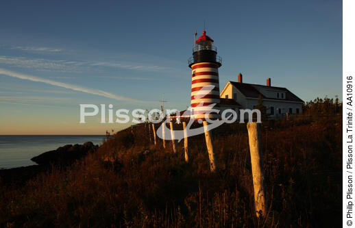 Le phare de Quoddy Head dans l'Etat du Maine. - © Philip Plisson / Pêcheur d’Images / AA10916 - Nos reportages photos - Phares USA