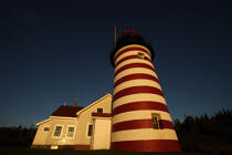 Le phare de Quoddy Head dans l'Etat du Maine. © Philip Plisson / Plisson La Trinité / AA10917 - Nos reportages photos - Ciel bleu