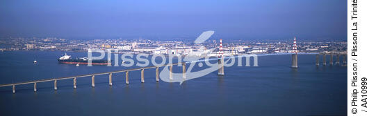 The bridge of Saint-Nazaire. - © Philip Plisson / Plisson La Trinité / AA10999 - Photo Galleries - Good weather