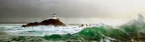 Le phare de Tevennec dans le Raz de Sein. © Philip Plisson / Plisson La Trinité / AA11084 - Nos reportages photos - Mer d'Iroise