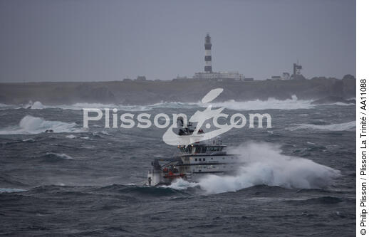 The tug Abeille Bourbon. - © Philip Plisson / Plisson La Trinité / AA11088 - Photo Galleries - Storm at sea