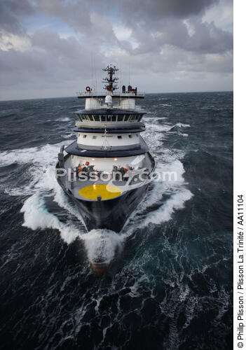 The tug boat Abeille Bourbon. - © Philip Plisson / Plisson La Trinité / AA11104 - Photo Galleries - Iroise Sea [The]