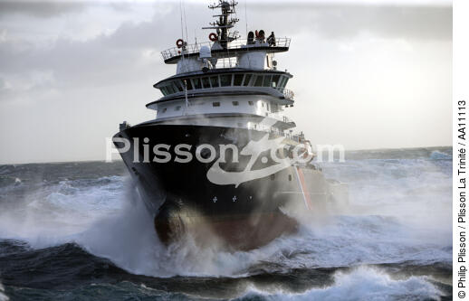 The tug boat Abeille Bourbon. - © Philip Plisson / Plisson La Trinité / AA11113 - Photo Galleries - Storm at sea