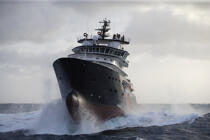 The tug boat Abeille Bourbon. © Philip Plisson / Plisson La Trinité / AA11114 - Photo Galleries - Storm at sea