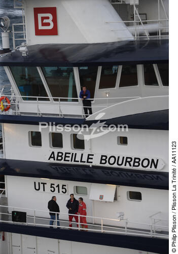The tug boat Abeille Bourbon. - © Philip Plisson / Plisson La Trinité / AA11123 - Photo Galleries - Iroise Sea [The]