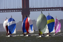 Regatta under the Golden Gate bridge. © Philip Plisson / Plisson La Trinité / AA11131 - Photo Galleries - Bridge
