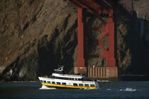Bac sous le Golden Gate. © Philip Plisson / Plisson La Trinité / AA11147 - Nos reportages photos - Pont
