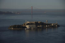 Alcatraz en baie de San Francisco. © Philip Plisson / Plisson La Trinité / AA11169 - Nos reportages photos - Pont suspendu