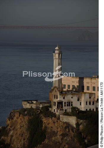 Alcatraz en baie de San Francisco. - © Philip Plisson / Plisson La Trinité / AA11170 - Nos reportages photos - Pont suspendu