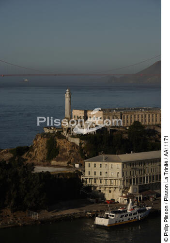 Alcatraz in the San-Francisco bay. - © Philip Plisson / Plisson La Trinité / AA11171 - Photo Galleries - Suspended bridge
