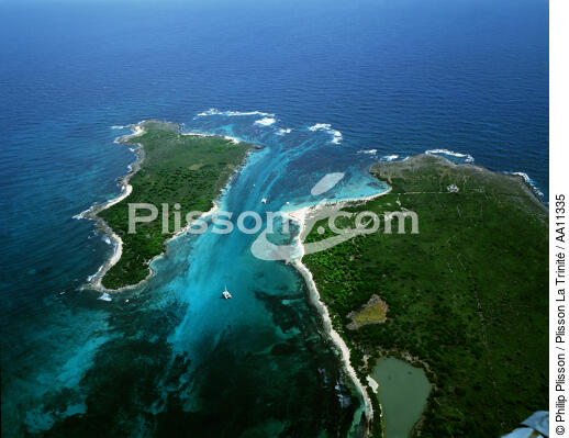 Petite Terre à la Guadeloupe.. - © Philip Plisson / Plisson La Trinité / AA11335 - Nos reportages photos - Multicoque de plaisance/croisière