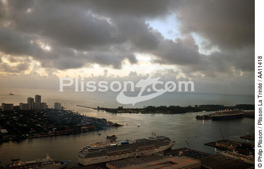 Miami. - © Philip Plisson / Plisson La Trinité / AA11418 - Photo Galleries - Sky-scraper