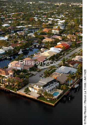 Houses on Miami coast. - © Philip Plisson / Plisson La Trinité / AA11428 - Photo Galleries - Pleasure and Cruising Monohulls