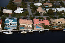 Houses on Miami coast. © Philip Plisson / Plisson La Trinité / AA11429 - Photo Galleries - Pleasure and Cruising Monohulls