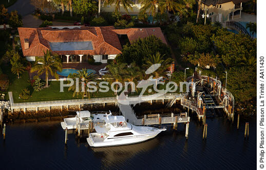 House on Miami coast. - © Philip Plisson / Plisson La Trinité / AA11430 - Photo Galleries - Ponton