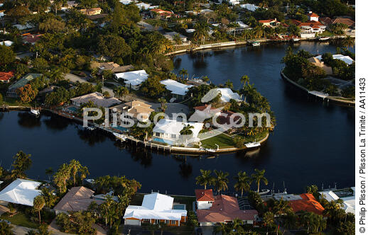 Maisons sur les côtes de Miami. - © Philip Plisson / Plisson La Trinité / AA11433 - Nos reportages photos - Palmier