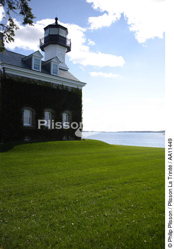 Lighthouse in Connecticut. - © Philip Plisson / Plisson La Trinité / AA11449 - Photo Galleries - Blue sky