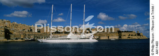 The Ponant in Malta. - © Philip Plisson / Plisson La Trinité / AA11460 - Photo Galleries - Passenger Liner