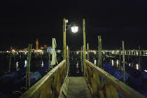 Ponton in Venice. © Philip Plisson / Plisson La Trinité / AA11483 - Photo Galleries - Night