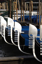 Gondolas in Venice. © Philip Plisson / Plisson La Trinité / AA11494 - Photo Galleries - Town [It]