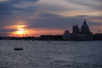 Coucher de soleil sur Venise. © Philip Plisson / Plisson La Trinité / AA11499 - Nos reportages photos - Monument religieux