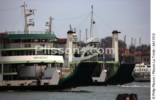 Ferry in Venice. - © Philip Plisson / Plisson La Trinité / AA11512 - Photo Galleries - Ferry