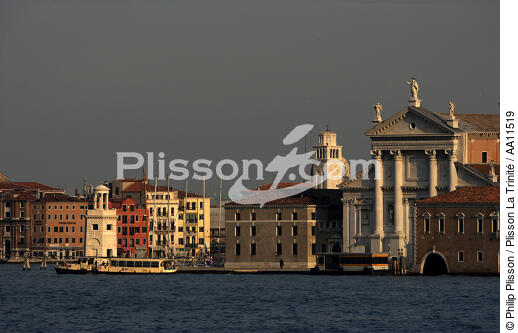 The San Giorgio Maggiore church of Venice. - © Philip Plisson / Plisson La Trinité / AA11519 - Photo Galleries - Dusk