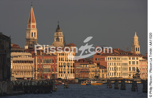 Fin de journée sur Venise. - © Philip Plisson / Plisson La Trinité / AA11520 - Nos reportages photos - Ville [It]
