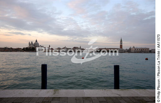 Venise. - © Philip Plisson / Plisson La Trinité / AA11570 - Nos reportages photos - Venise sous tous les angles