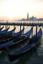 Gondoles à Venise. © Philip Plisson / Plisson La Trinité / AA11577 - Nos reportages photos - Astre