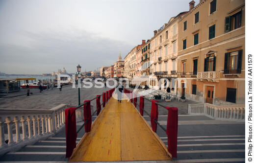On the quays of Venice. - © Philip Plisson / Plisson La Trinité / AA11579 - Photo Galleries - Venice like never seen before
