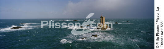 Triagoz lighthouse. - © Philip Plisson / Plisson La Trinité / AA11588 - Photo Galleries - Triagoz [The]