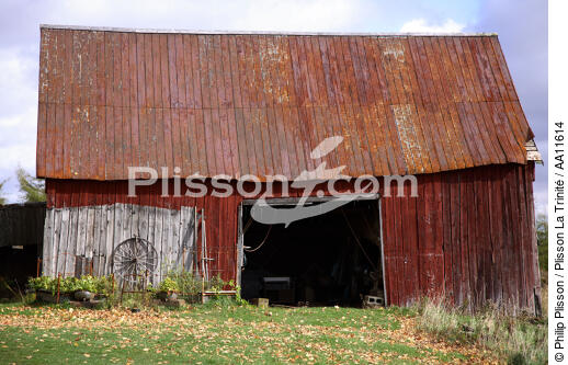 Old barn in Alma. - © Philip Plisson / Plisson La Trinité / AA11614 - Photo Galleries - Bay of Fundy