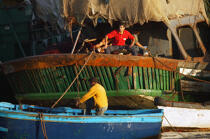 Moroccan fishermen in Essaouira. © Philip Plisson / Plisson La Trinité / AA11624 - Photo Galleries - Town [Morocco]