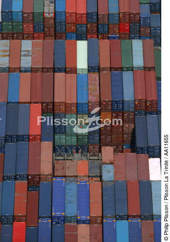 Container ships in the Rail of Ouessant. - © Philip Plisson / Plisson La Trinité / AA11655 - Photo Galleries - CMA CGM Marco Polo